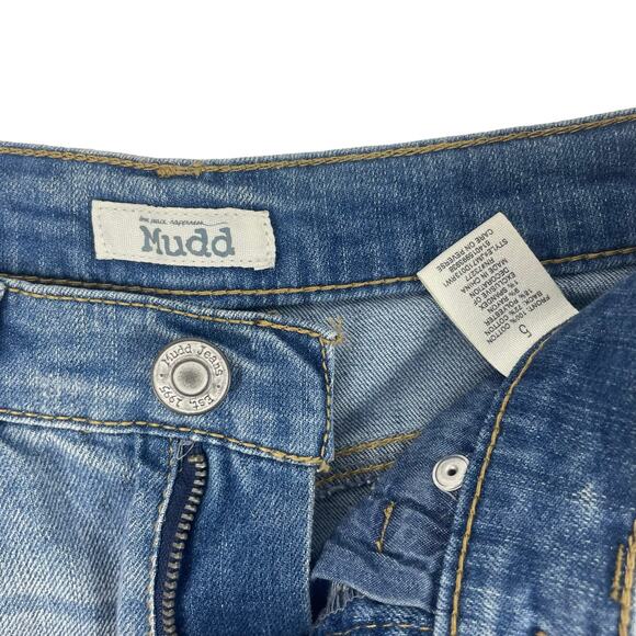 Mudd High Rise Embroidered Fray Hem Denim Shorts Med Wash Girl Size 5 - Picture 8 of 8
